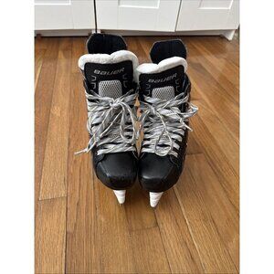 Bauer Supreme S160 Youth Ice Skates Size 2D (Shoe size 3)